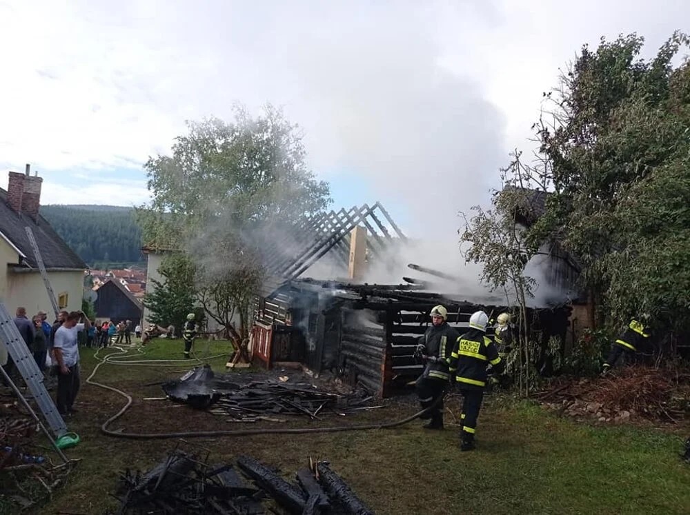 Hálova drevenica vo Važci krátko po požiari, foto: Z. Čechová-Beranová
